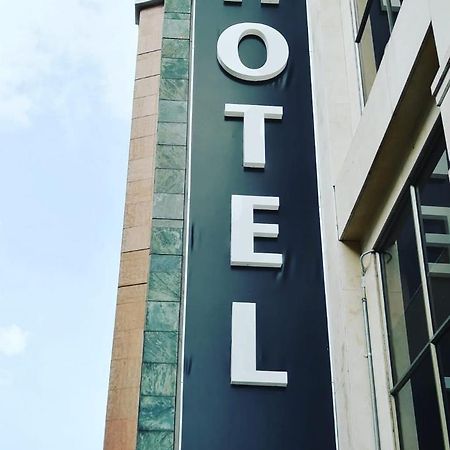 פריירה Hotel Golden Suite מראה חיצוני תמונה