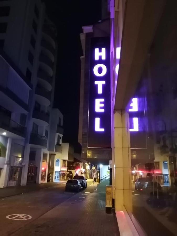 פריירה Hotel Golden Suite מראה חיצוני תמונה