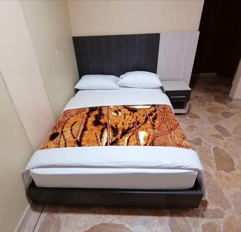 פריירה Hotel Golden Suite מראה חיצוני תמונה