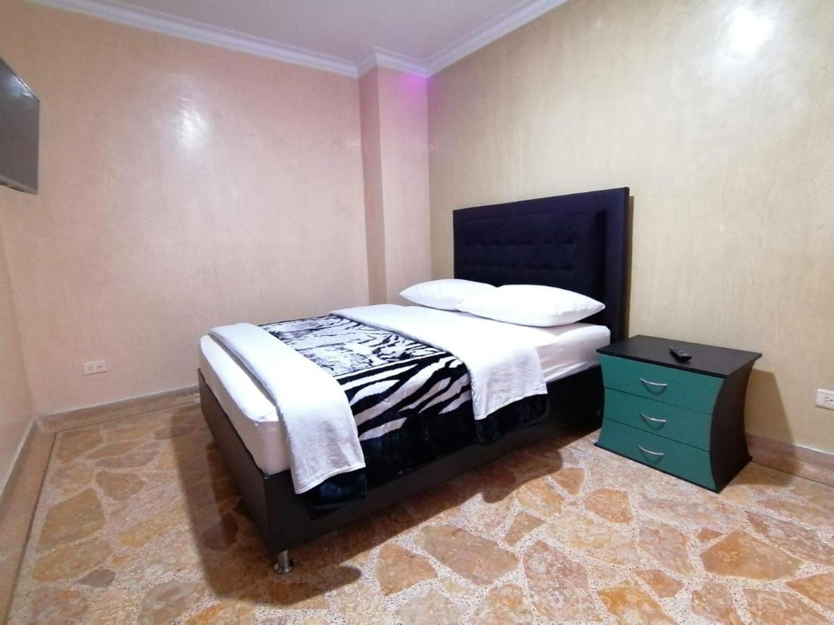 פריירה Hotel Golden Suite מראה חיצוני תמונה