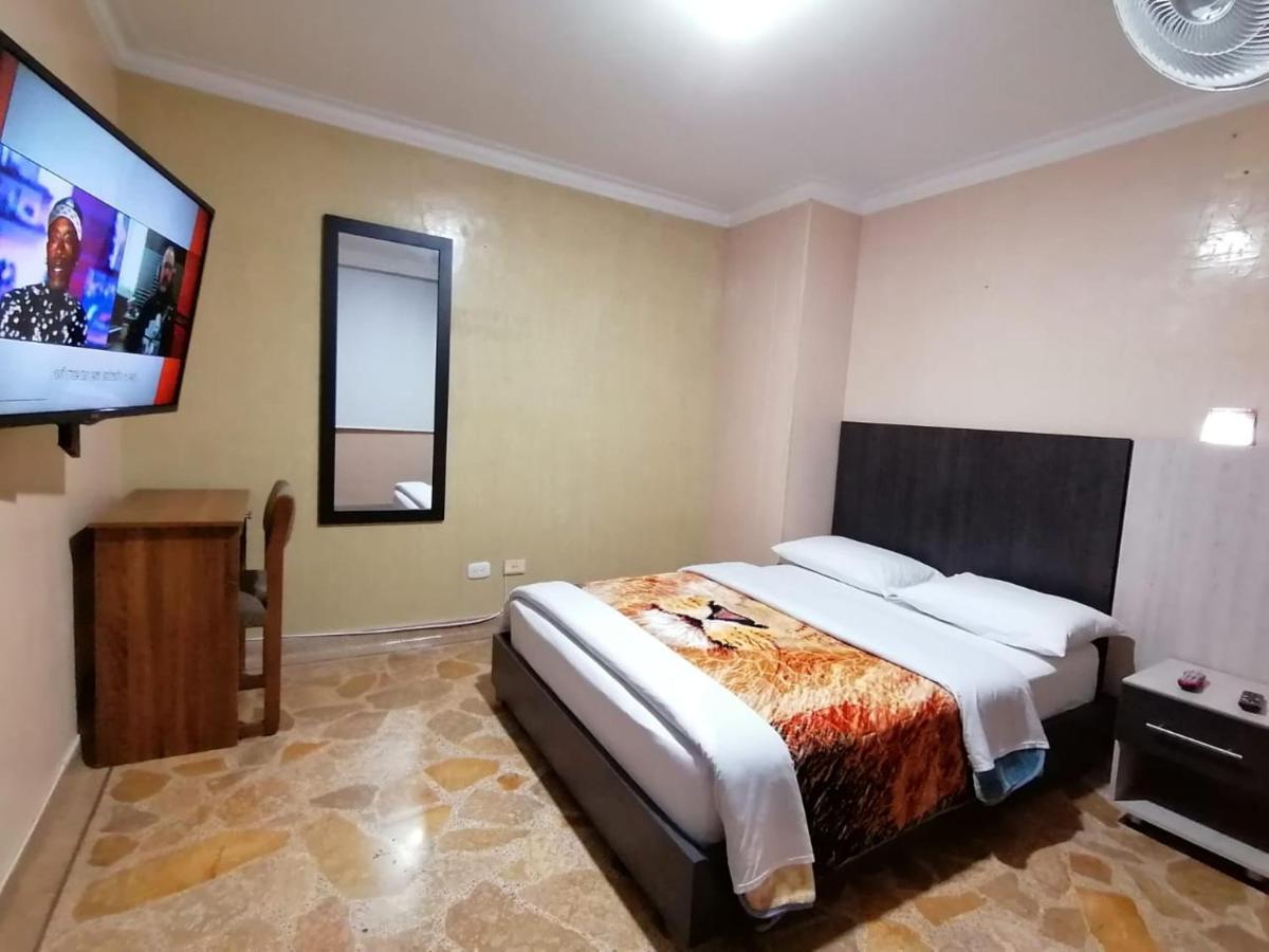 פריירה Hotel Golden Suite מראה חיצוני תמונה
