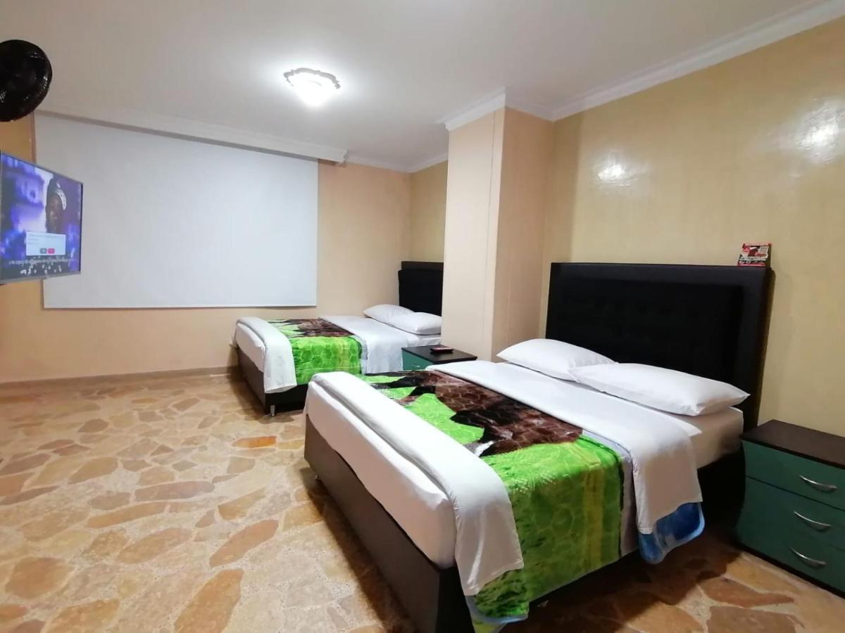 פריירה Hotel Golden Suite מראה חיצוני תמונה