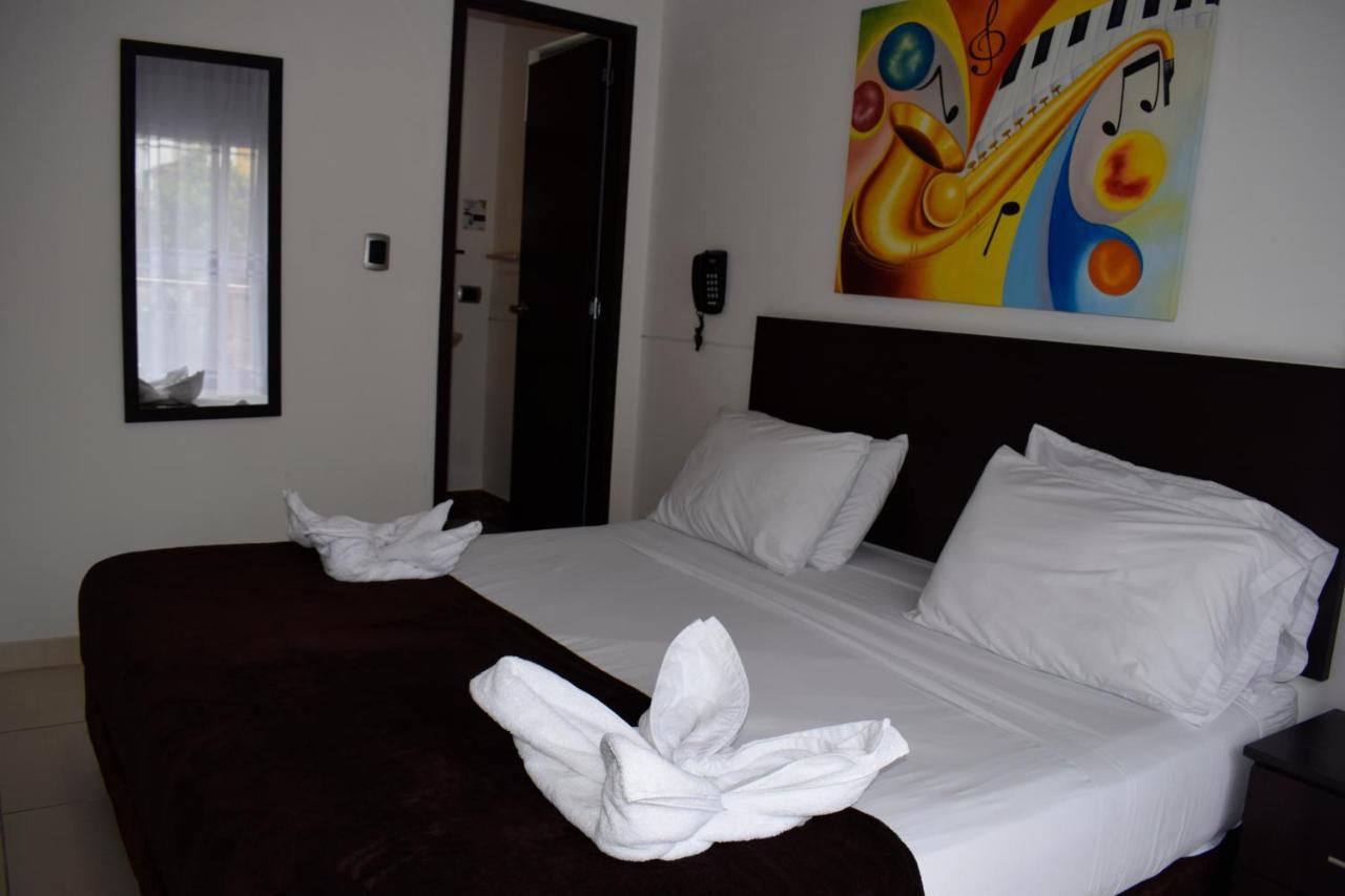פריירה Hotel Golden Suite מראה חיצוני תמונה